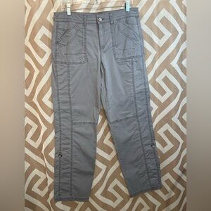 Cargo pant style pant. Lightweight fabric. Sz 10. Approx 34” waist & 30” inseam.
